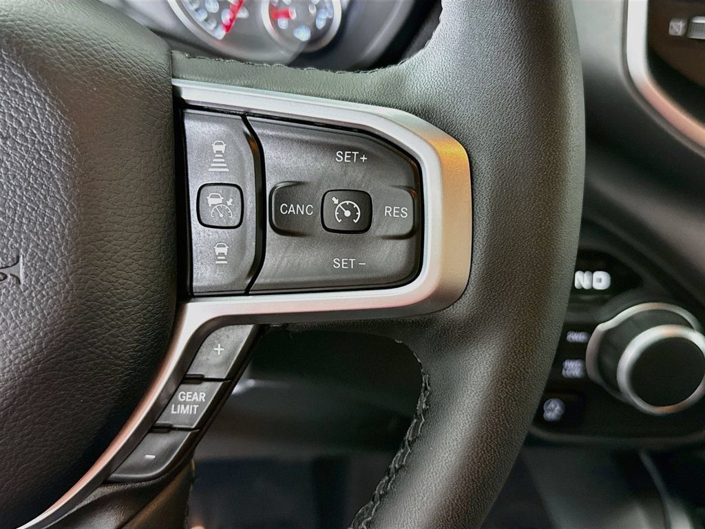 Used 2025 RAM 1500 Big Horn AWD/4WD image 23