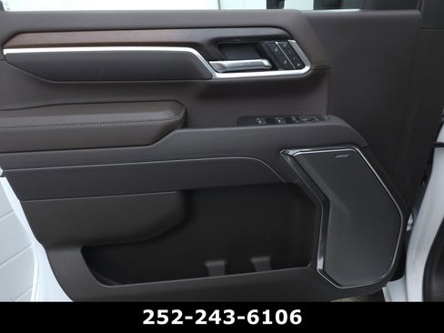 Used 2025 GMC Sierra 2500 Denali w/ Denali Reserve Package AWD/4WD image 28