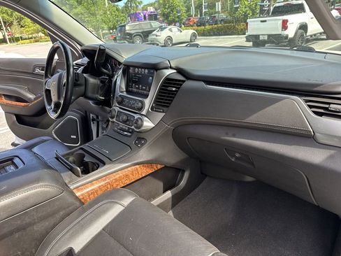 Used 2020 Chevrolet Tahoe Premier RWD image 32