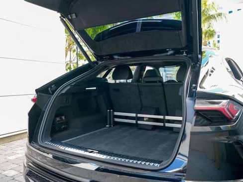 Used 2022 Lamborghini Urus image 73