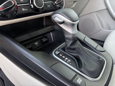 Certified 2023 Kia Soul LX w/ LX Technology Package FWD image 21