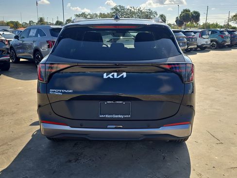 New 2026 Kia Sportage EX w/ EX Panorama Roof Package image 7