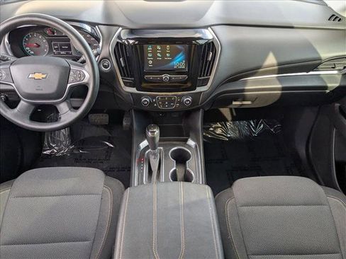 Used 2018 Chevrolet Traverse LS image 17