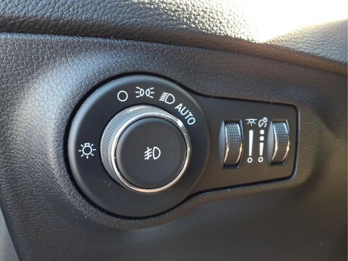 Used 2019 Jeep Compass Limited w/ Safety & Security Group image 16