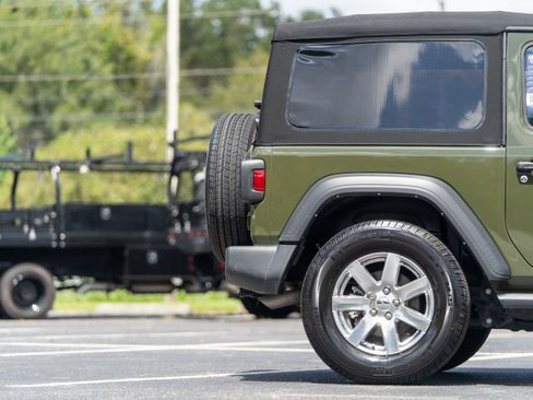 Used 2023 Jeep Wrangler Sport AWD/4WD image 6