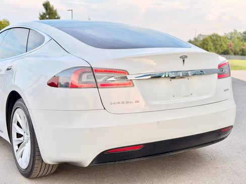Used 2018 Tesla Model S AWD image 4
