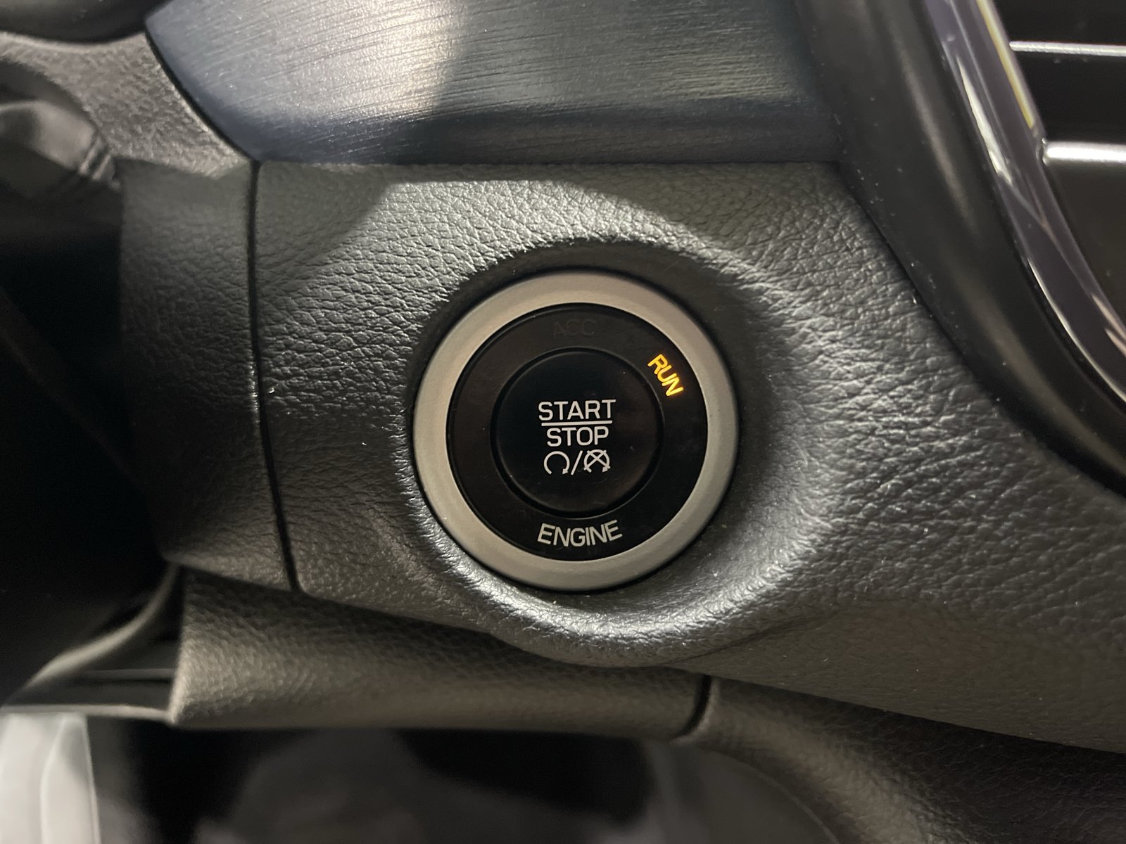 Used 2016 Chrysler 200 S w/ Comfort Group FWD image 25