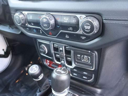 Used 2024 Jeep Wrangler Unlimited Rubicon 4xe AWD/4WD image 16