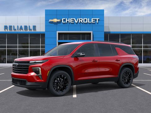 New 2026 Chevrolet Traverse LT image 2