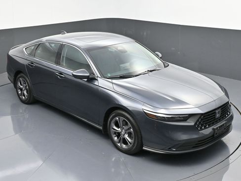 Used 2023 Honda Accord EX image 37