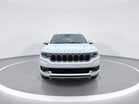 Used 2022 Jeep Wagoneer Series II RWD image 3