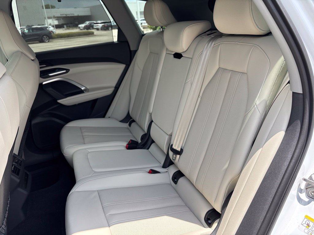 Used 2025 Audi Q5 Premium Plus w/ Premium Plus AWD/4WD image 13