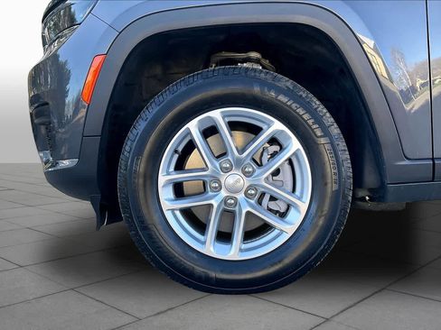 Used 2025 Jeep Grand Cherokee L Laredo AWD/4WD image 10
