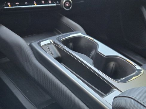 Used 2025 Chevrolet Equinox EV RS image 20