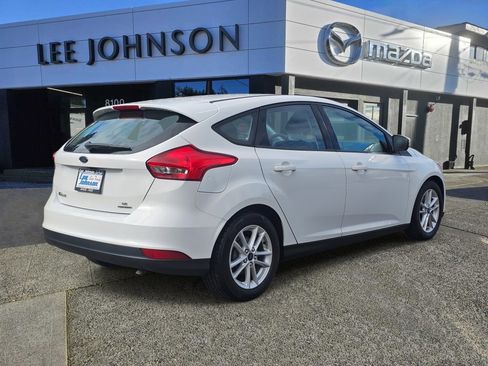 Used 2015 Ford Focus SE image 9