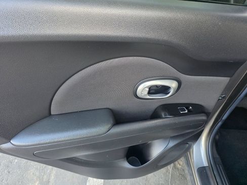 Used 2019 Kia Soul + FWD image 23