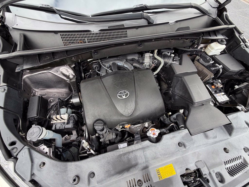 Used 2019 Toyota Highlander Plus FWD image 35