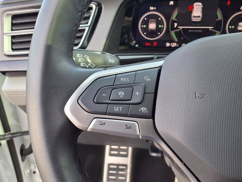 Used 2024 Volkswagen Atlas Peak Edition SE AWD/4WD image 39