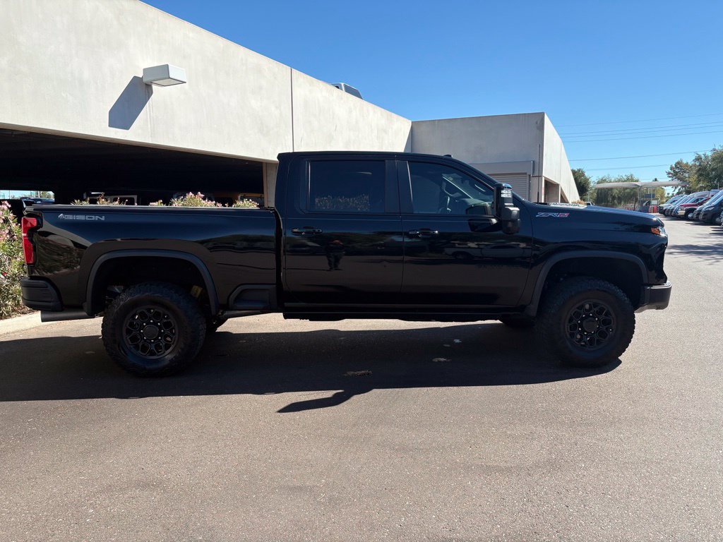 Used 2024 Chevrolet Silverado 2500 ZR2 w/ ZR2 Bison Edition AWD/4WD image 5