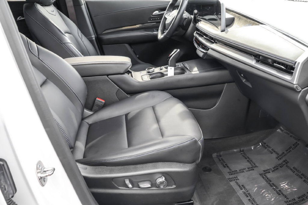 Used 2024 Cadillac XT4 Sport w/ Cold Weather Package AWD/4WD image 38