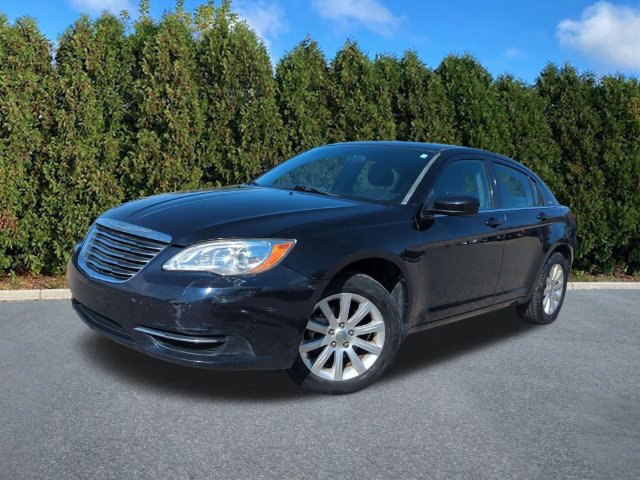 Used 2011 Chrysler 200 Touring FWD image 1