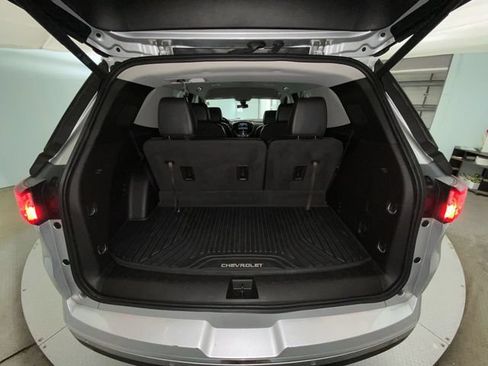 Used 2019 Chevrolet Traverse Premier w/ Driver Confidence II Package FWD image 24