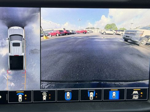 Used 2021 Chevrolet Silverado 1500 High Country w/ Technology Package AWD/4WD image 13