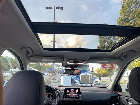 Used 2023 Nissan Rogue SL image 6