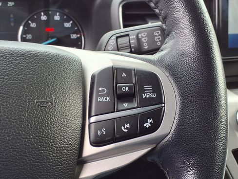 Used 2022 Ford Explorer XLT w/ Equipment Group 202A image 27