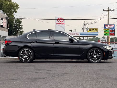 Used 2022 BMW 530i xDrive w/ Convenience Package AWD/4WD image 4