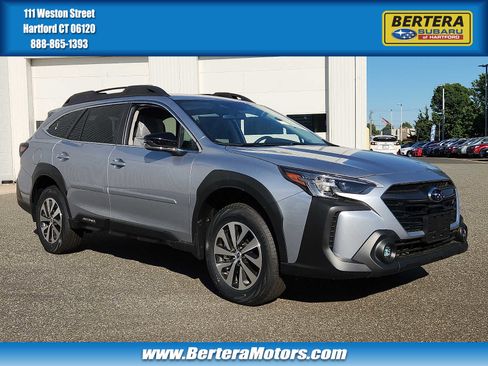 Used 2025 Subaru Outback Premium AWD/4WD image 1