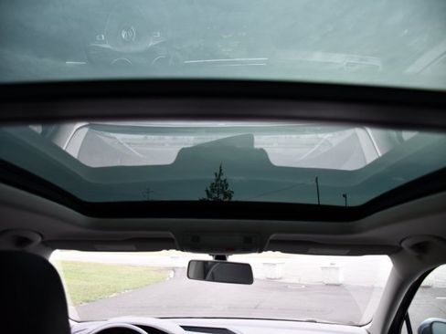 Used 2018 Volkswagen Tiguan SEL image 22