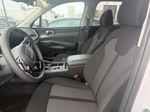 Certified 2025 Kia Sorento LX FWD image 10