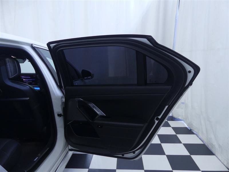 Used 2024 BMW i7 xDrive60 w/ Premium Package AWD/4WD image 29