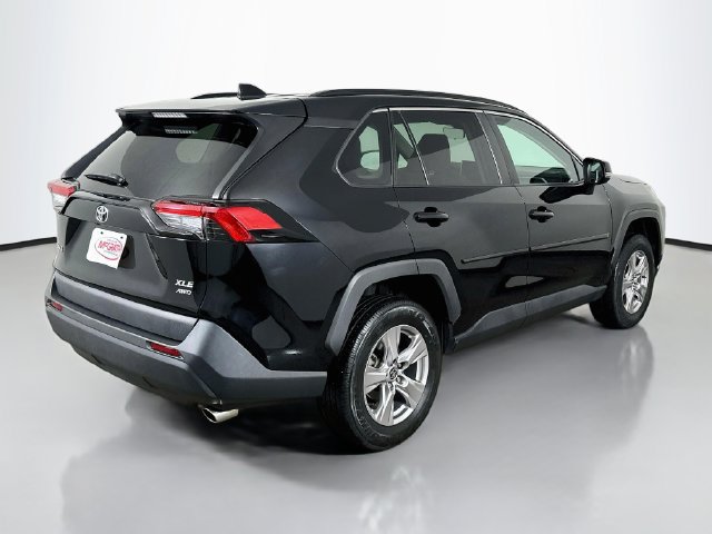 Used 2023 Toyota RAV4 XLE AWD/4WD image 18