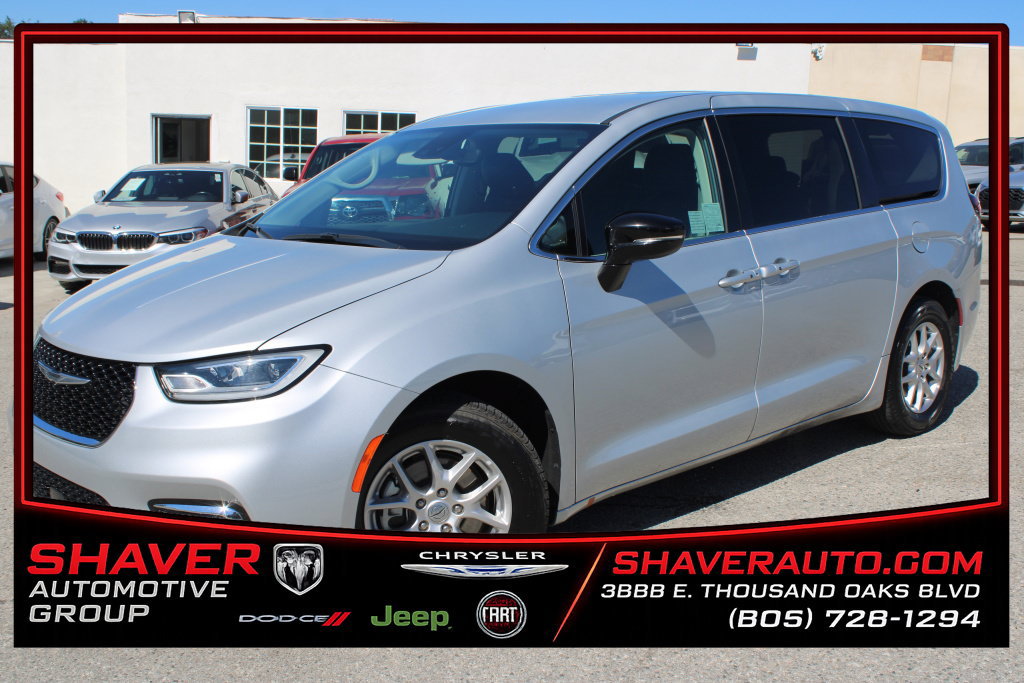 Used 2024 Chrysler Pacifica Touring-L FWD image 1