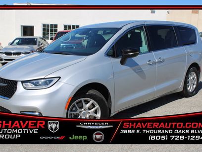 Used 2024 Chrysler Pacifica Touring-L