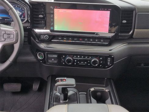 Used 2025 Chevrolet Silverado 1500 ZR2 w/ Technology Package image 28