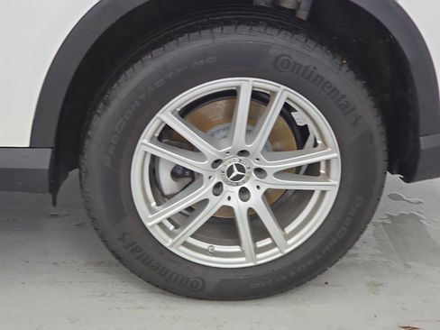 Used 2025 Mercedes-Benz GLC 300 image 33