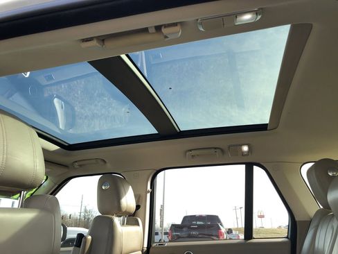 Used 2015 Land Rover Range Rover HSE image 25