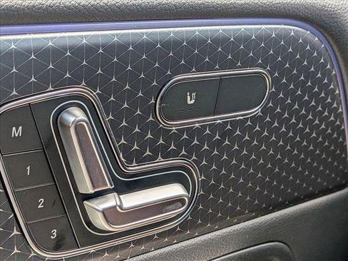 New 2026 Mercedes-Benz GLB 250 4MATIC image 14