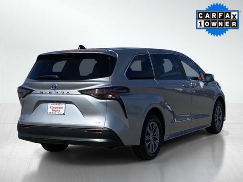 Certified 2025 Toyota Sienna LE image 8