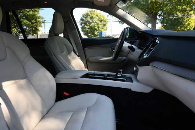 Used 2023 Volvo XC90 T8 Plus w/ Protection Package Premier AWD/4WD image 29