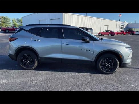 Used 2023 Chevrolet Blazer LT w/ Convenience Package image 9