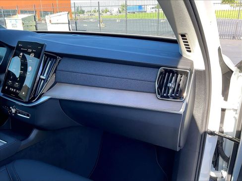 New 2026 Volvo XC90 T8 Core AWD/4WD image 29