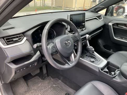 Used 2021 Toyota RAV4 XSE AWD/4WD image 10