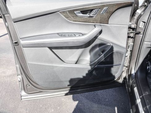 Used 2024 Audi Q7 3.0T Premium Plus image 29