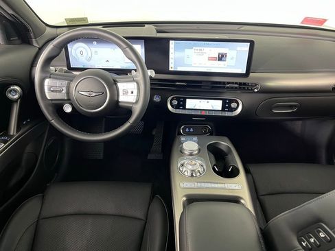 Used 2025 Genesis GV60 Advanced image 13