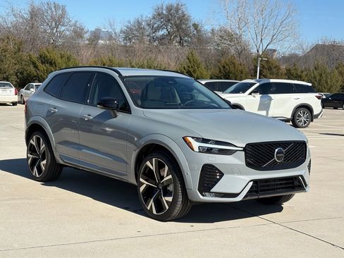 New 2026 Volvo XC60 B5 Ultra w/ Protection Package Premier AWD/4WD image 4