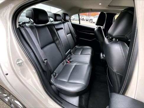 Used 2024 MAZDA MAZDA3 s image 19